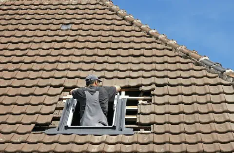 Pose de velux - Saint-Barthélemy-de-Vals